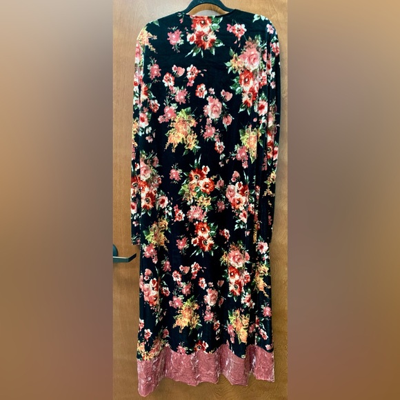 Blakeley velvet duster/kimono - Picture 7 of 7